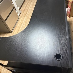 L字デスク美品　裏にテープ跡などはありますの画像
