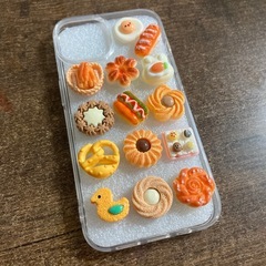 iPhone 13・iPhone 14 ハンドメイド　スマホケース　お菓子・スイーツの画像