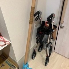 バディーⅠ　丸型ストッパー仕様　垂直型手すり　手すり　立ち上がり補助　歩行補助の画像