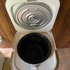 炊飯器の画像
