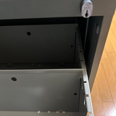 書類収納用のキャビネットの画像