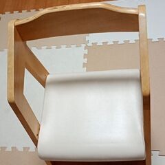 【無料】赤ちゃん用ダイニングチェア　〜6歳　7年前購入　使用感かなり有りの画像