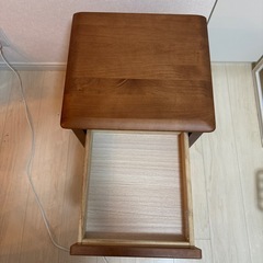 【受取期限あり】サイドテーブルの画像