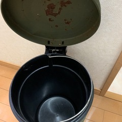 ゴミ箱　ダストボックス
の画像