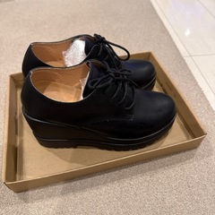 厚底靴23.５cm無料で差し上げますの画像
