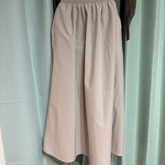 UNIQLO ボリュームロングスカート　ベージュM☆の画像