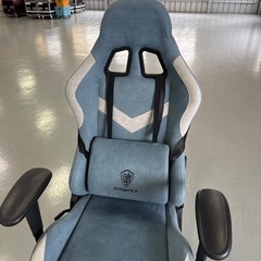ゲーミングチェアの画像