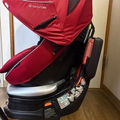 combi ラクティアターン　チャイルドシートの画像