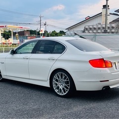 BMW 5シリーズ ホワイト2年車検付き‼️の画像