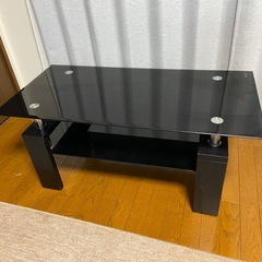 ガラステーブルの画像