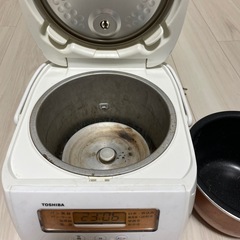 TOSHIBA炊飯器3合の画像