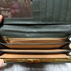 新品訳あり傷シミ長財布の画像