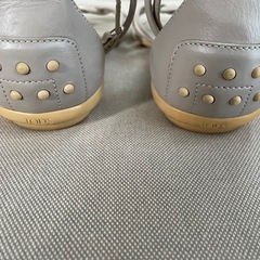 Tod’s レーザーサンダル27cmの画像