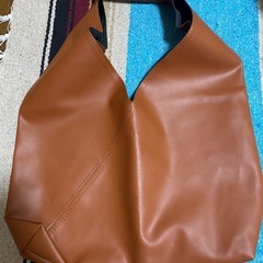 【新品未使用】
ブラウン合成皮革トートバッグの画像