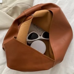 【新品未使用】
ブラウン合成皮革トートバッグの画像