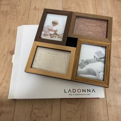 LADONNA 4面フォトフレームの画像