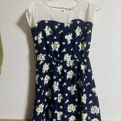 柄ワンピース1枚1000円5枚2500円の画像