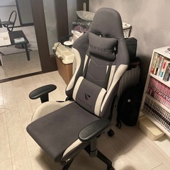 VCHASEのゲーミングチェアの画像