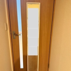 木製スタンドミラーの画像