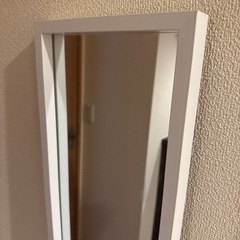 木製スタンドミラーの画像