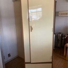 洋服タンスの画像
