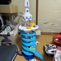 トミカ　でっかく遊ぼうD Xトミカタワーの画像