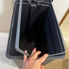 ゴミ箱2個＊現在取引中
の画像