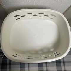 ランドリーラック白キャスター付きの画像