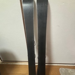 スキーブーツ（サイズ27〜27.5cm）＋ スキー板（長さ98cm）セットの画像