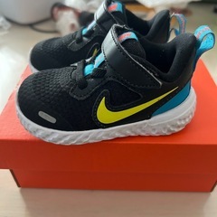 子供用NIKEスニーカーの画像
