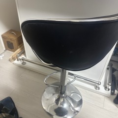 カウンターテーブル ＆ カウンターチェアの画像