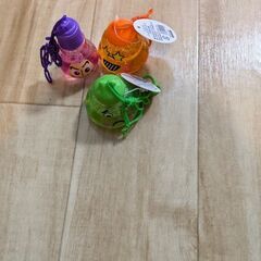 シャボン玉とフォークの画像