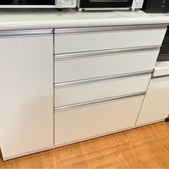 美品　140cmしっかりしたキッチンボードの画像