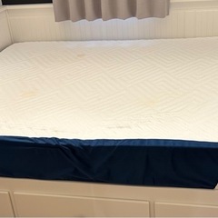 クイーンサイズ　マットレスの画像
