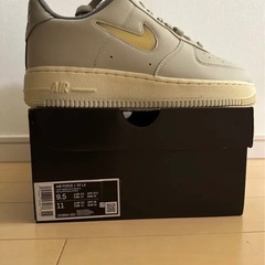 【未使用】NIKE エアフォース1 07LXの画像