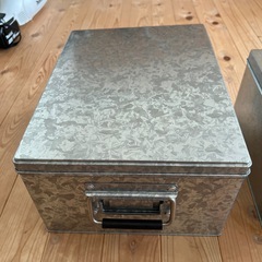 無印良品　トタン箱の画像