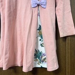 リボン付きピンクチュニックの画像