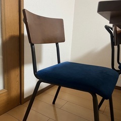 ダイニングテーブル、イス2脚、ベンチセットの画像