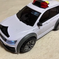 音の鳴るパトカーなど車のおもちゃの画像