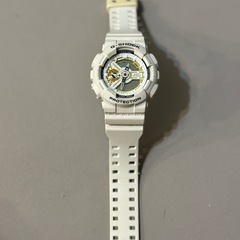 【CASIO G-SHOCK】ホワイト×ゴールド GA-110系 メンズ腕時計の画像