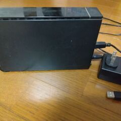 テレビ32型と外付HDDセットの画像