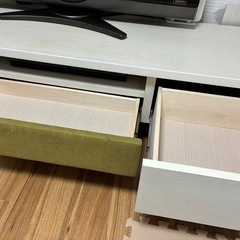 テレビボードの画像