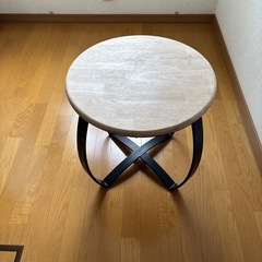 ニコアンド　丸テーブル　天然木の画像