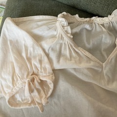 GU カットソー　サイズ140の画像