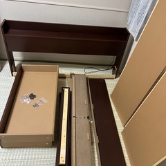 
ダブルベッドの画像