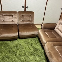 中古の布製のソファ、取りに来てくれる方限定
の画像