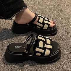 厚底サンダル 23.5cmの画像