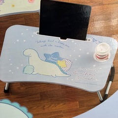 すみっコぐらしテーブルの画像