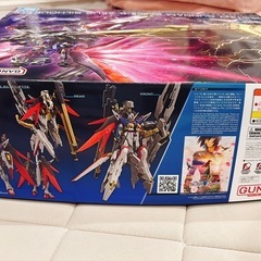 ガンプラ新品。HG 1/144 デスティニーガンダムSpecII&ゼウスシルエット   の画像