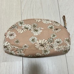 【引き渡し予定者決定済み】ポール＆ジョー　ポーチの画像